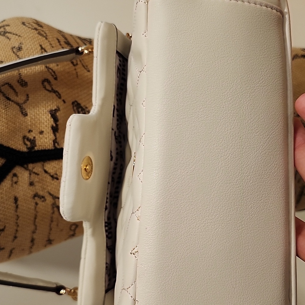 Elegant Cream Quilted Shoulder Bag - Picture 7 of 8